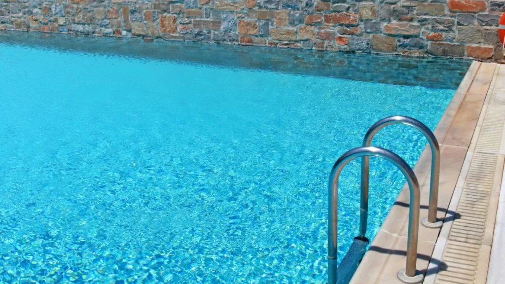 Bodrum’da Havuzlarda Cam Mozaik Kullanımı ve Avantajları